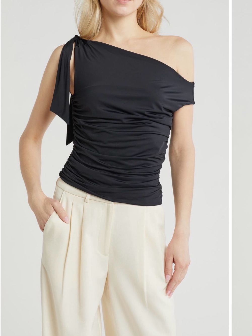 Wayf Black One-Shoulder Ruched Top